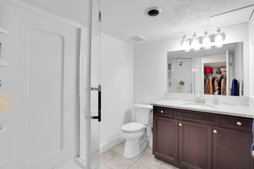 5702 Brenner Crescent NW Calgary AB T2L 1z4