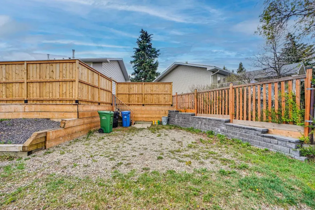 5702 Brenner Crescent NW Calgary AB T2L 1z4