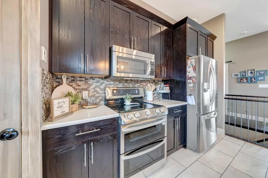 7202 43 Street Lloydminster AB T9V 2H7