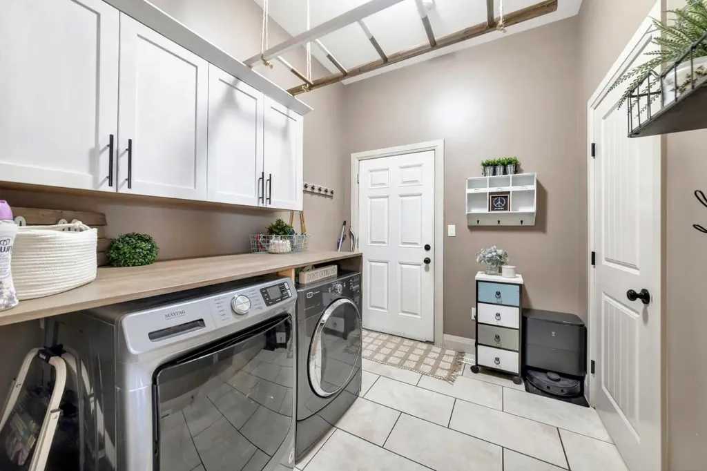 7202 43 Street Lloydminster AB T9V 2H7