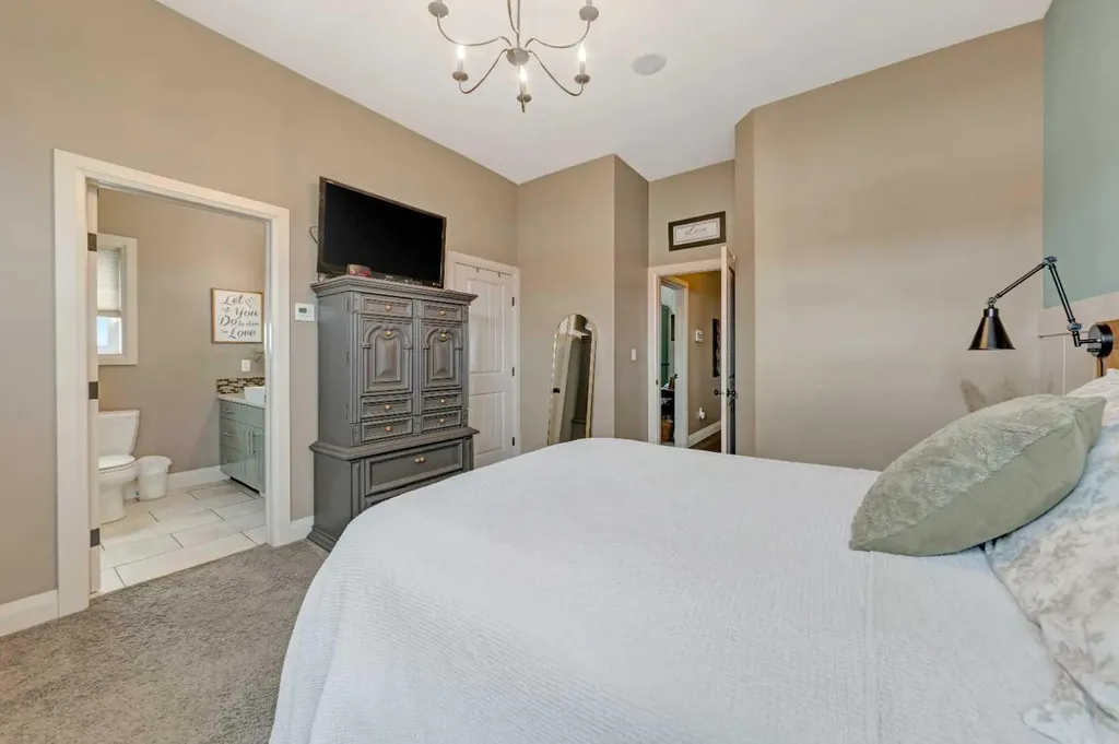 7202 43 Street Lloydminster AB T9V 2H7