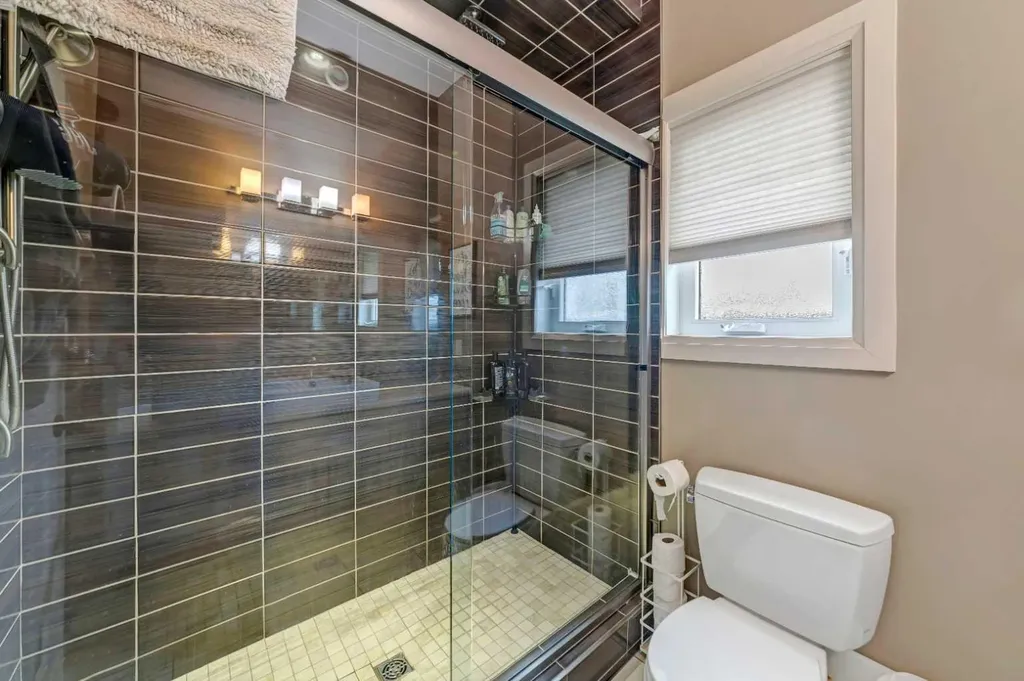 7202 43 Street Lloydminster AB T9V 2H7