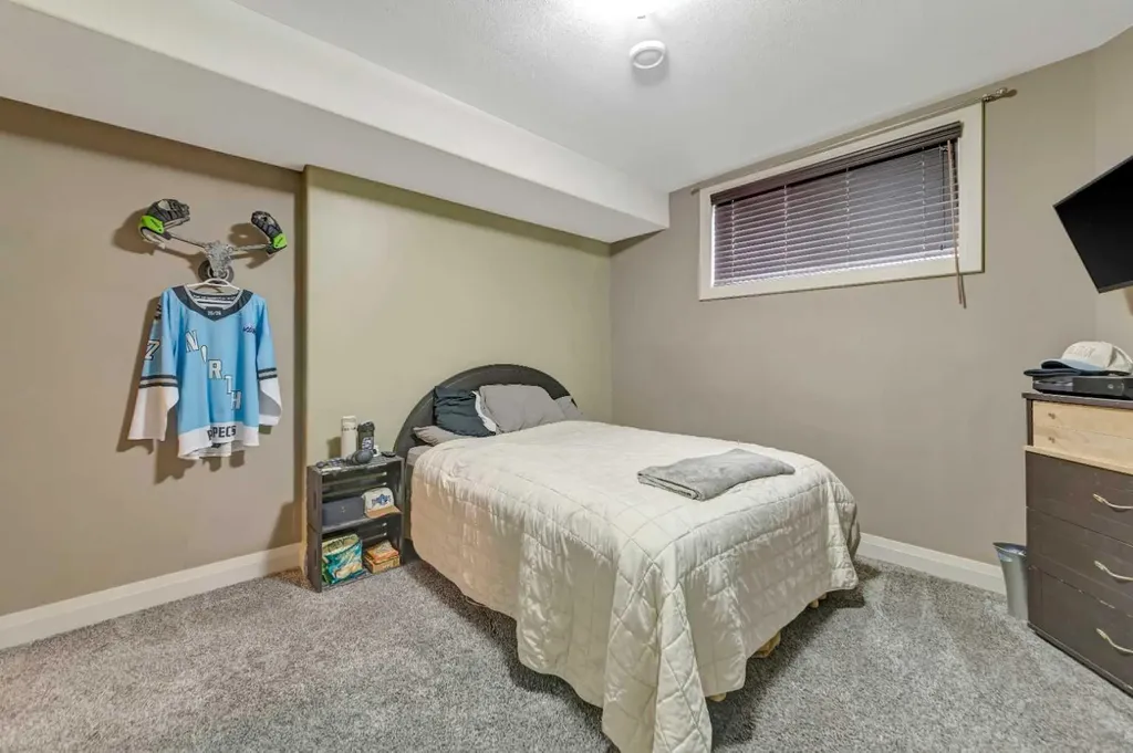 7202 43 Street Lloydminster AB T9V 2H7