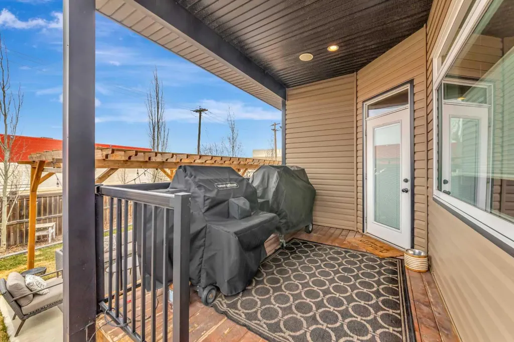 7202 43 Street Lloydminster AB T9V 2H7