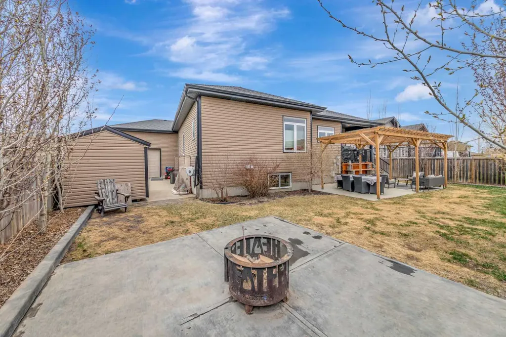 7202 43 Street Lloydminster AB T9V 2H7