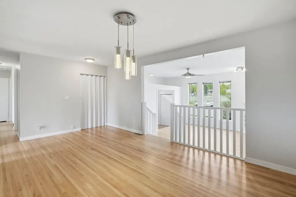 5212 Terry Road NW Calgary AB T2K 3B6