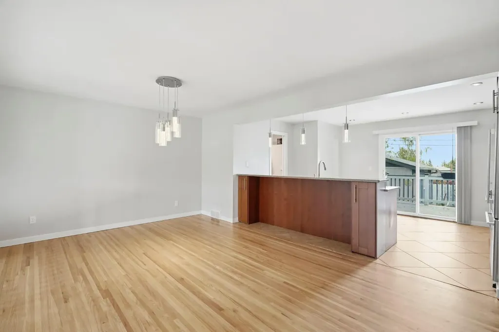 5212 Terry Road NW Calgary AB T2K 3B6