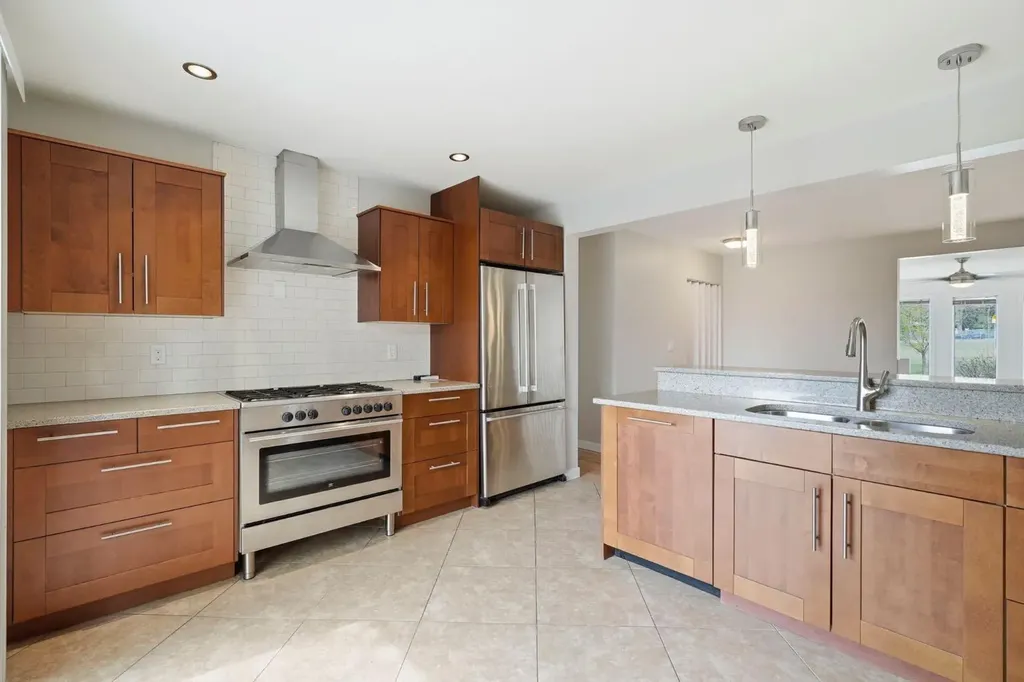 5212 Terry Road NW Calgary AB T2K 3B6