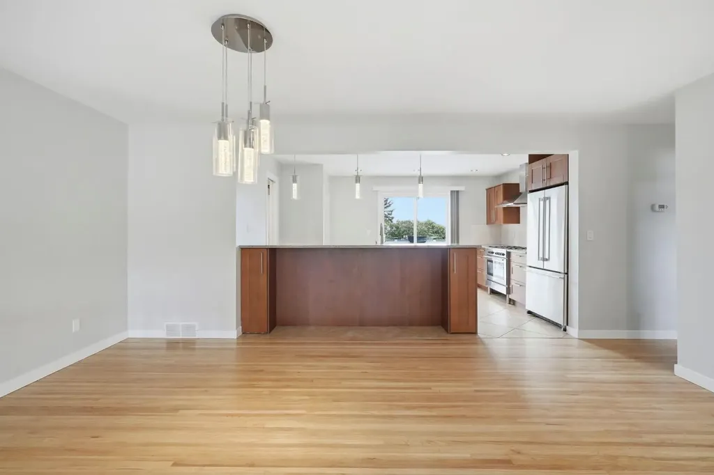 5212 Terry Road NW Calgary AB T2K 3B6