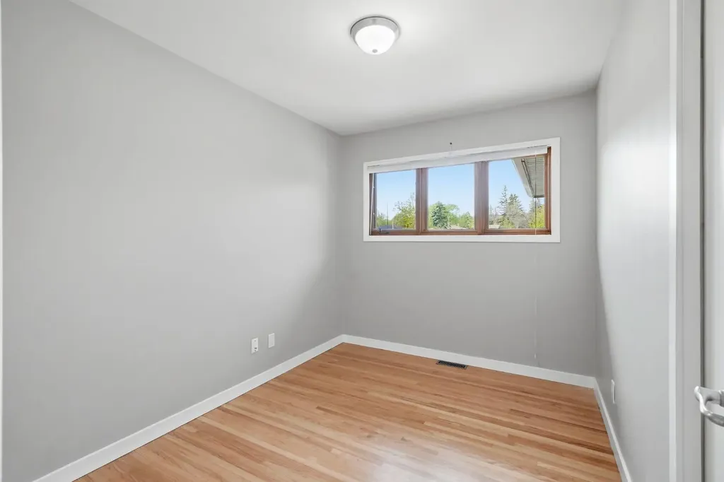 5212 Terry Road NW Calgary AB T2K 3B6