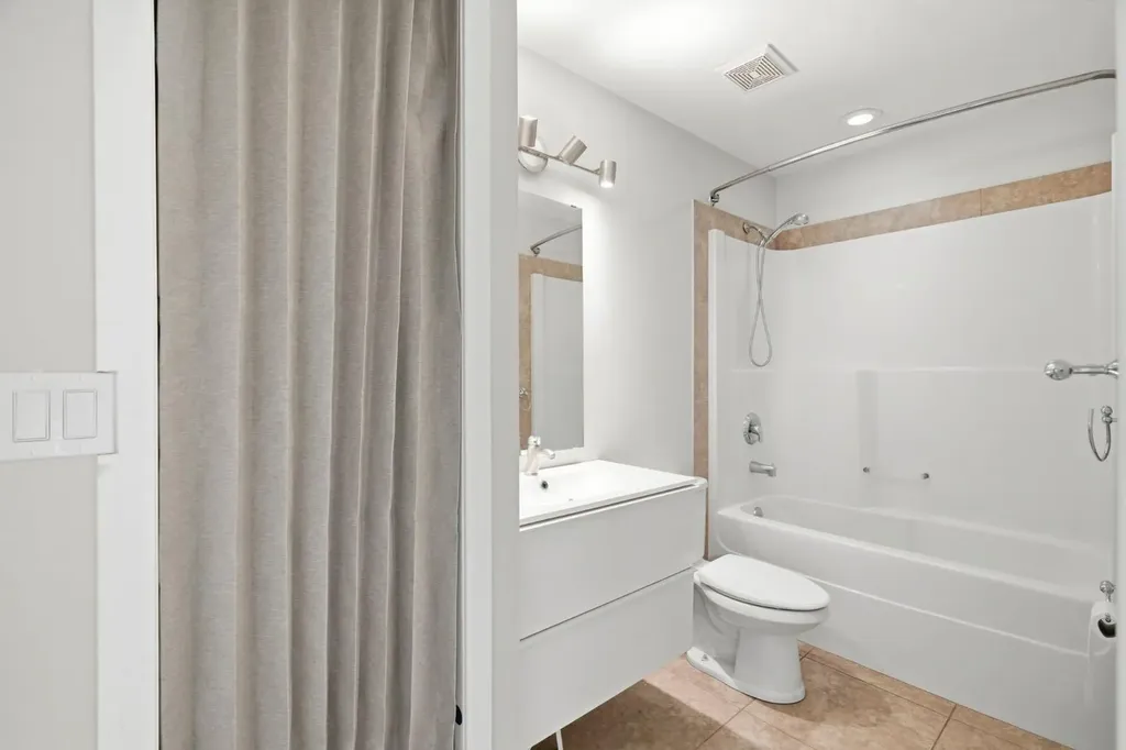 5212 Terry Road NW Calgary AB T2K 3B6