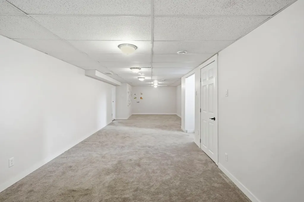 5212 Terry Road NW Calgary AB T2K 3B6