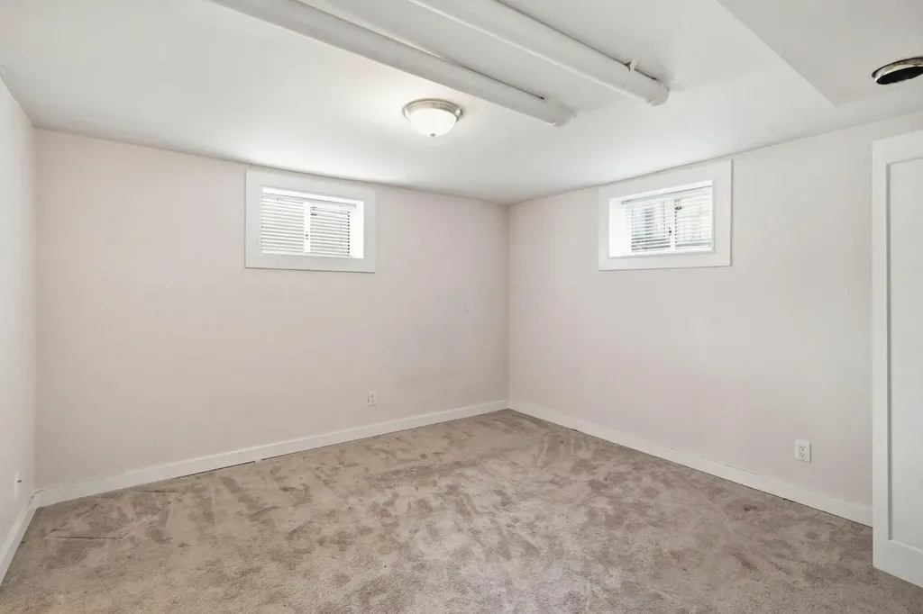 5212 Terry Road NW Calgary AB T2K 3B6