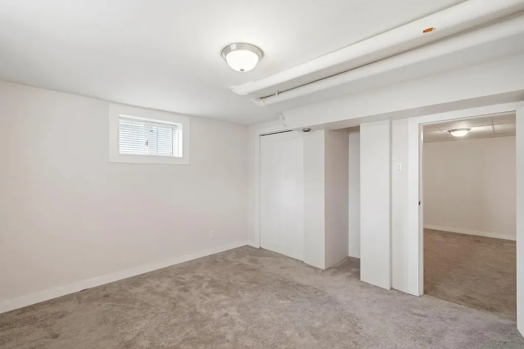 5212 Terry Road NW Calgary AB T2K 3B6