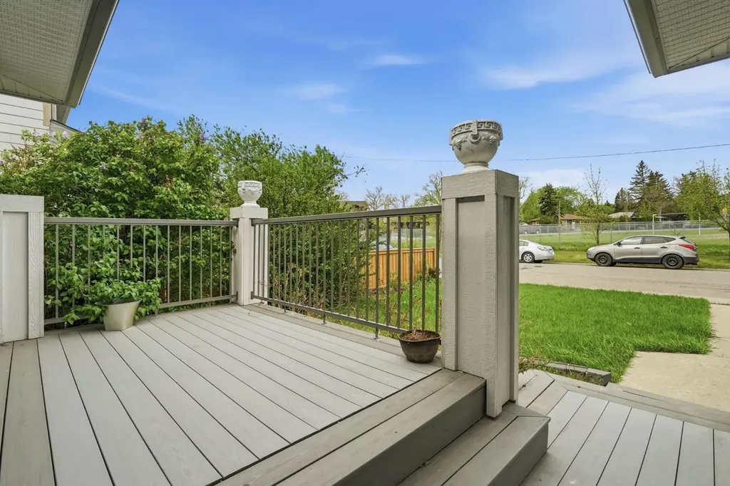 5212 Terry Road NW Calgary AB T2K 3B6