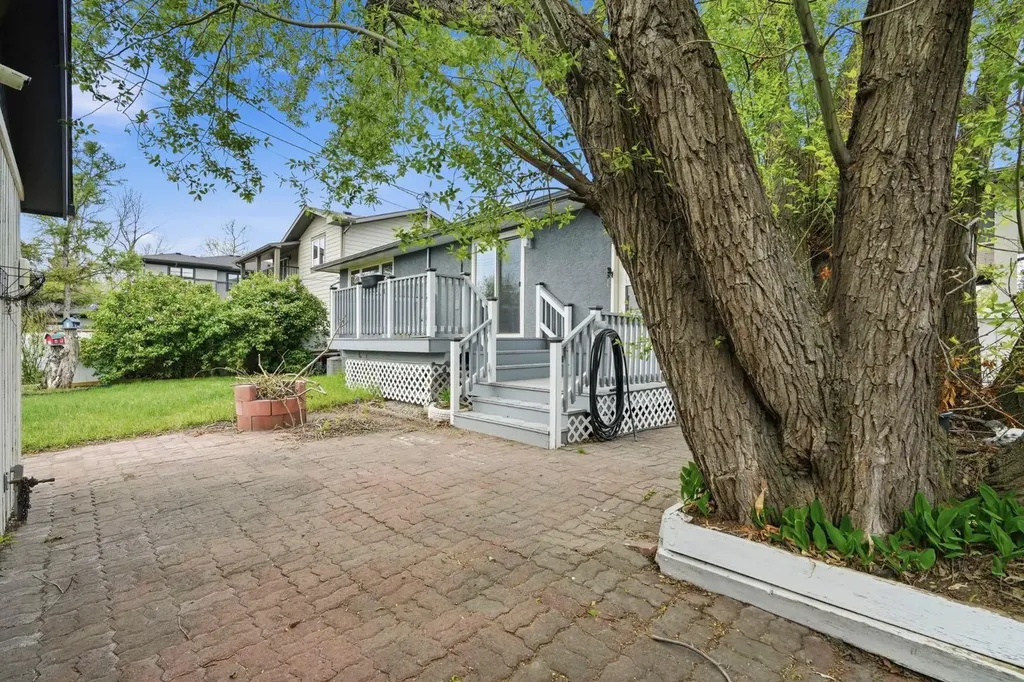 5212 Terry Road NW Calgary AB T2K 3B6