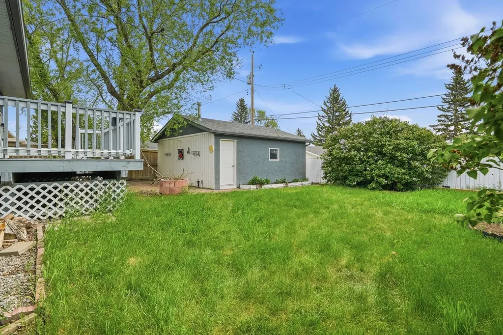 5212 Terry Road NW Calgary AB T2K 3B6