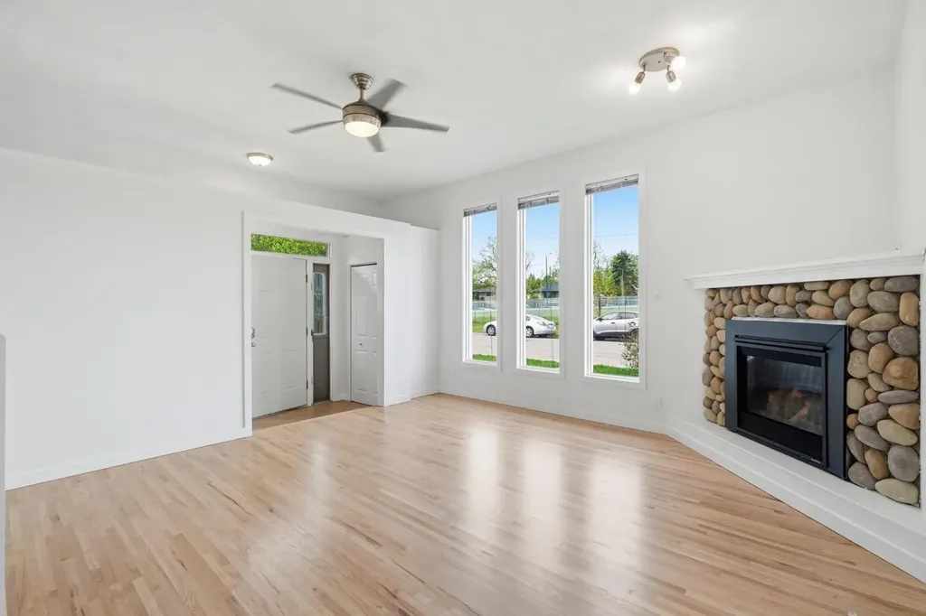 5212 Terry Road NW Calgary AB T2K 3B6