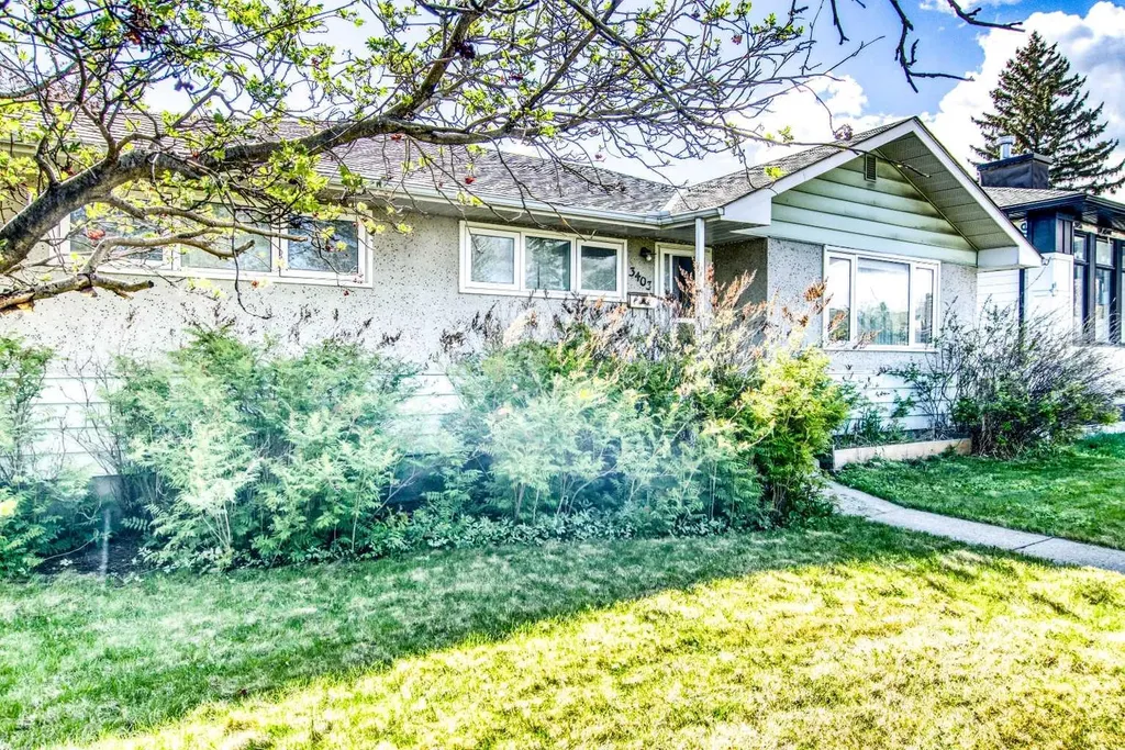 3403 19 Street NW Calgary AB T2L 2A9