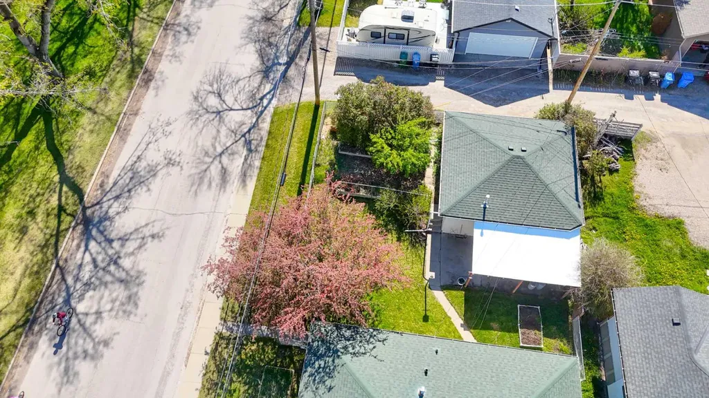 3403 19 Street NW Calgary AB T2L 2A9