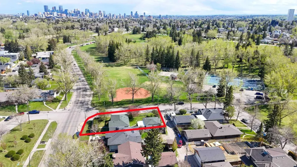 3403 19 Street NW Calgary AB T2L 2A9