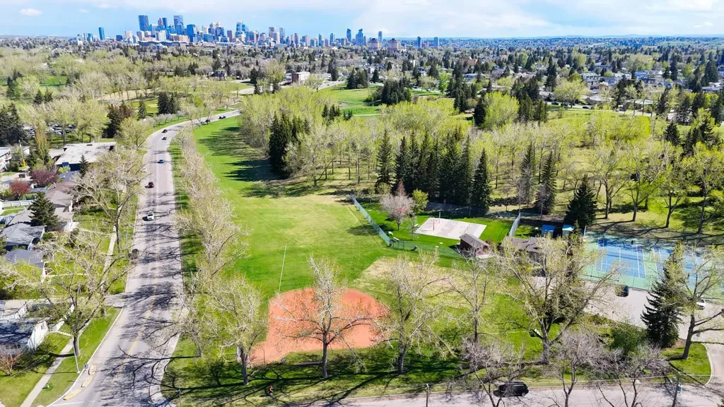 3403 19 Street NW Calgary AB T2L 2A9