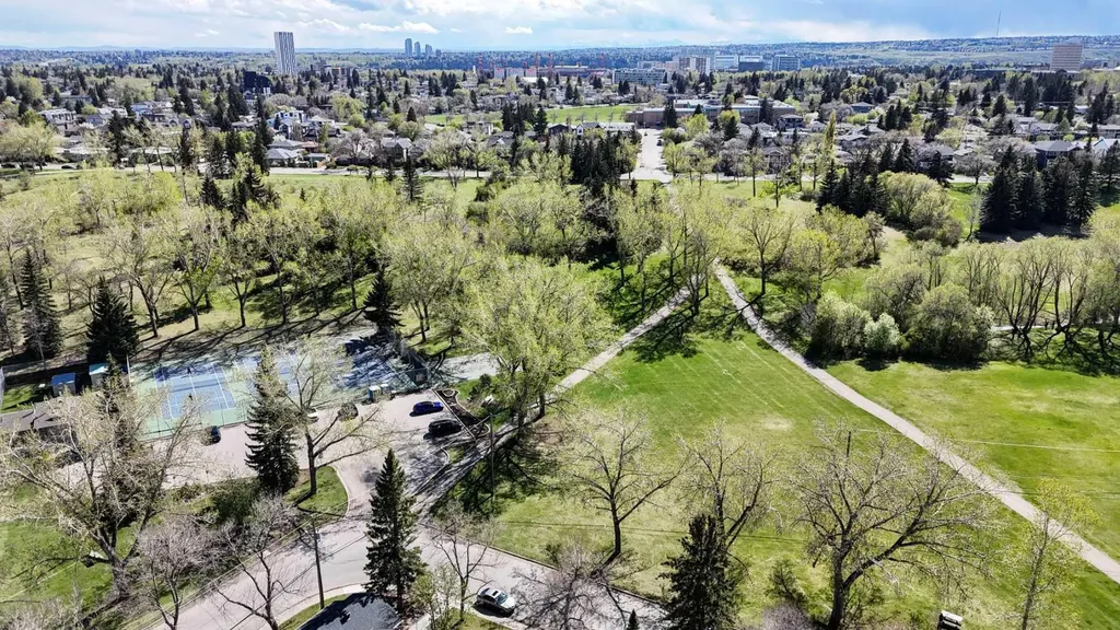3403 19 Street NW Calgary AB T2L 2A9