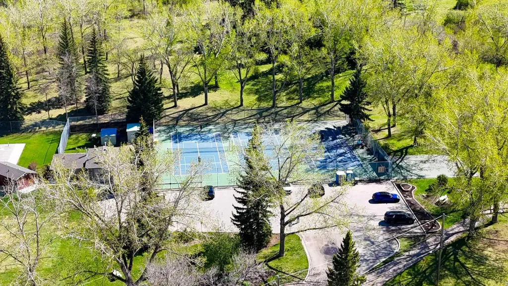 3403 19 Street NW Calgary AB T2L 2A9