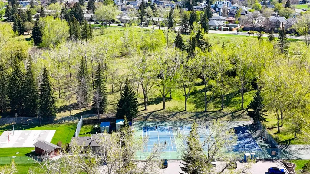 3403 19 Street NW Calgary AB T2L 2A9