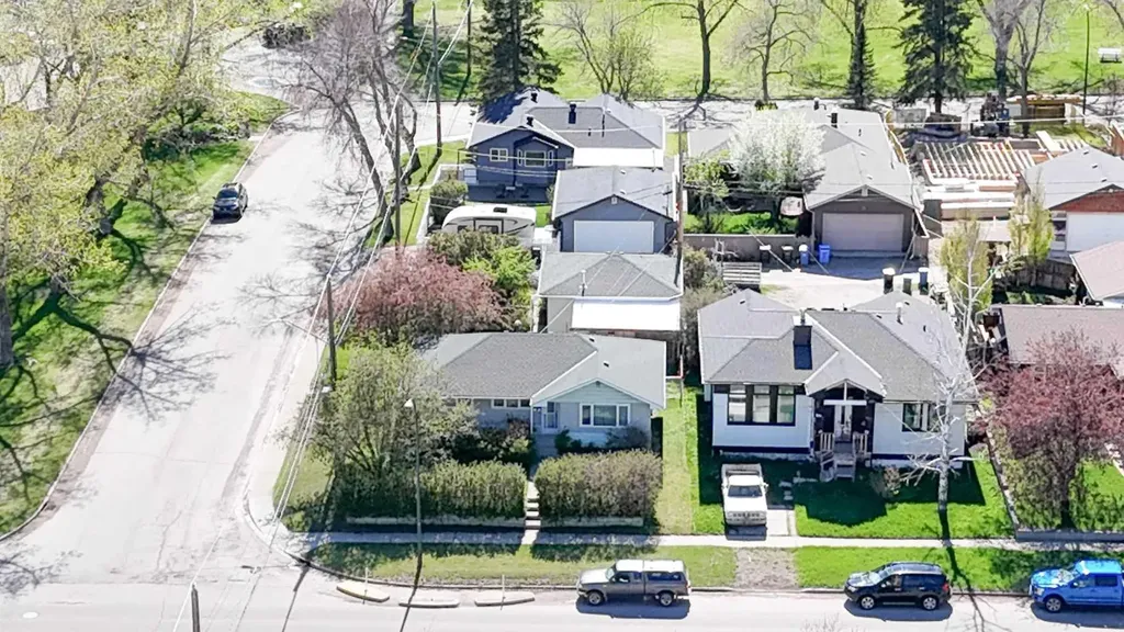 3403 19 Street NW Calgary AB T2L 2A9