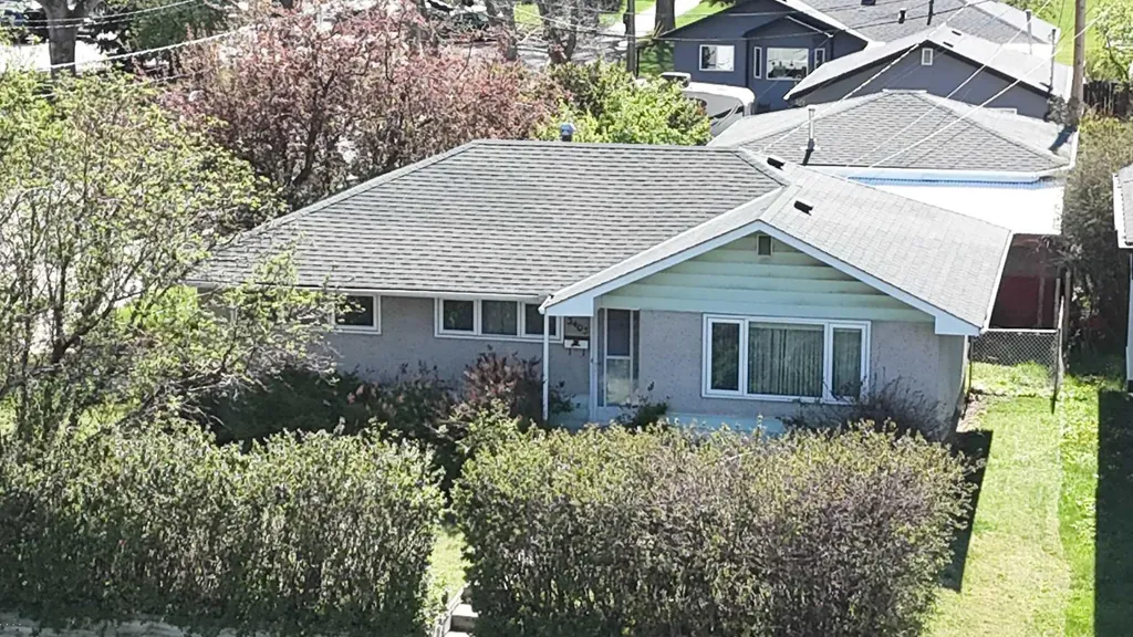3403 19 Street NW Calgary AB T2L 2A9