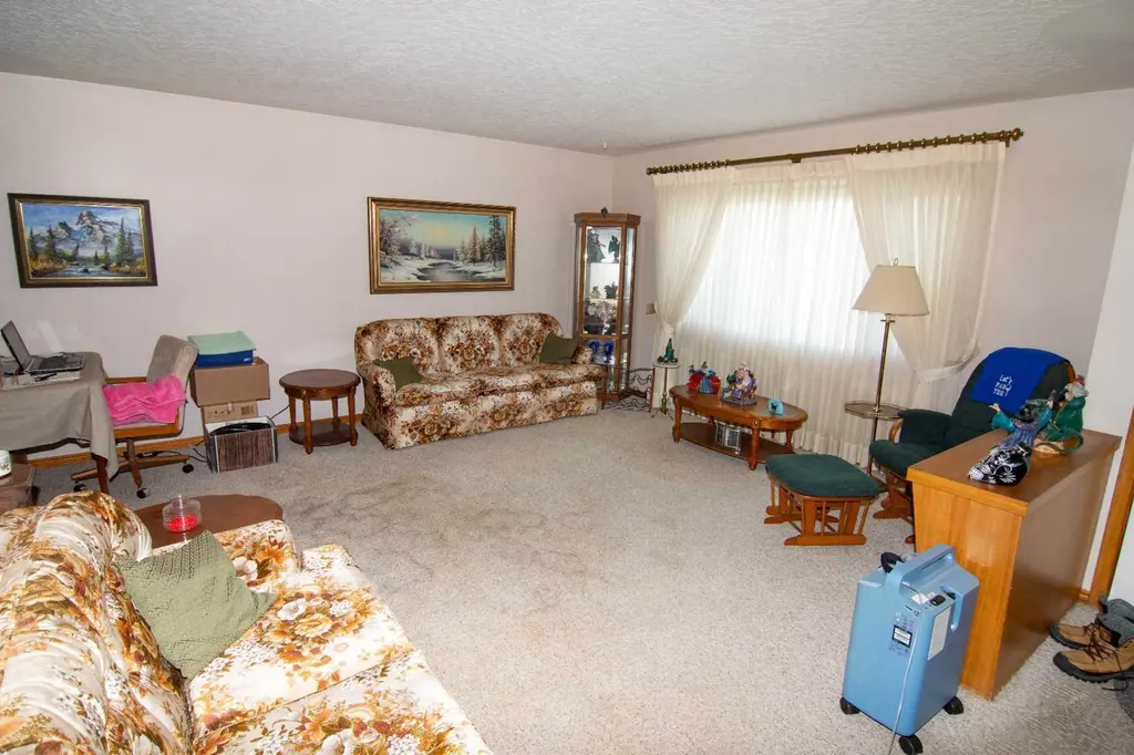 3403 19 Street NW Calgary AB T2L 2A9