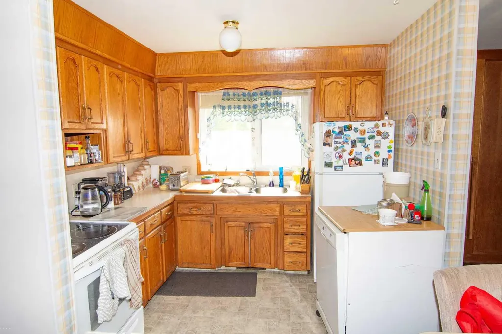 3403 19 Street NW Calgary AB T2L 2A9