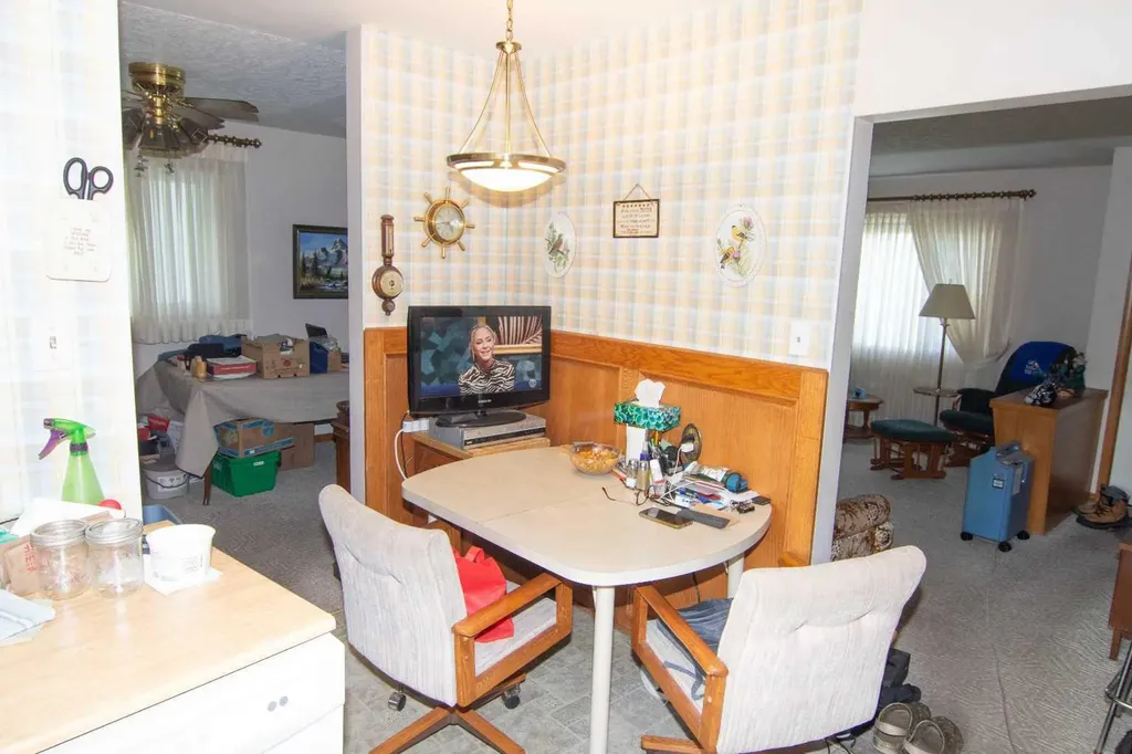 3403 19 Street NW Calgary AB T2L 2A9