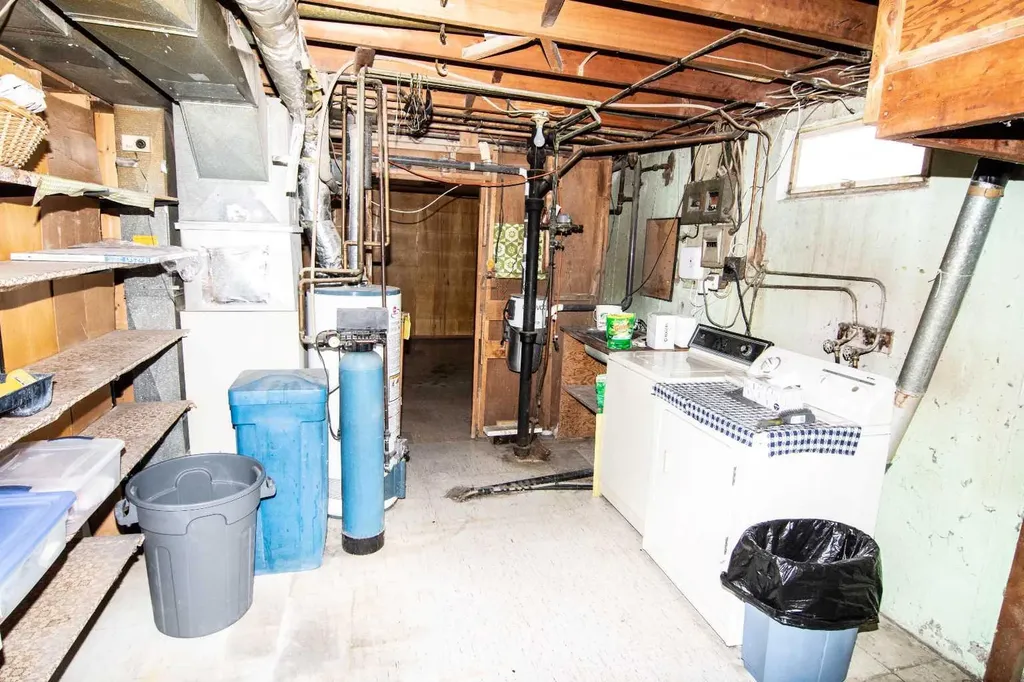 3403 19 Street NW Calgary AB T2L 2A9