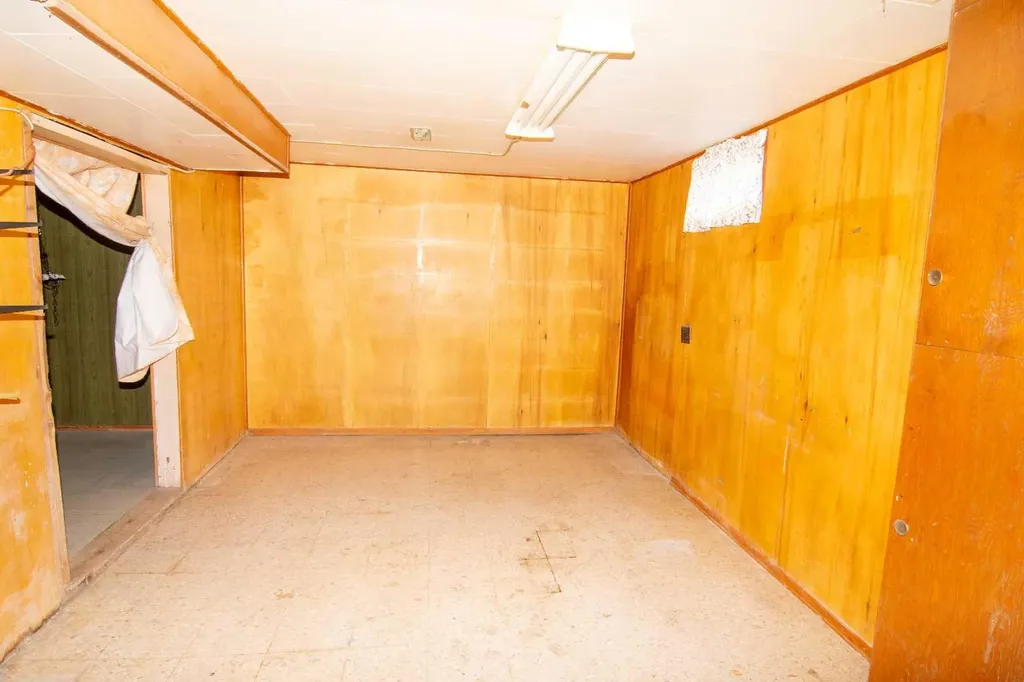 3403 19 Street NW Calgary AB T2L 2A9