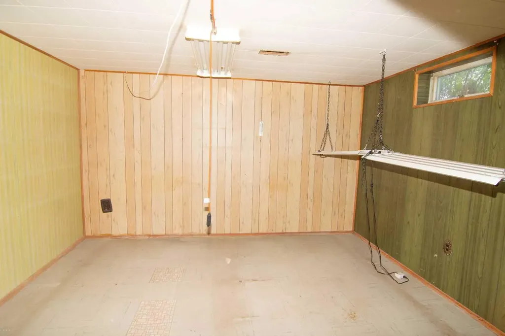 3403 19 Street NW Calgary AB T2L 2A9