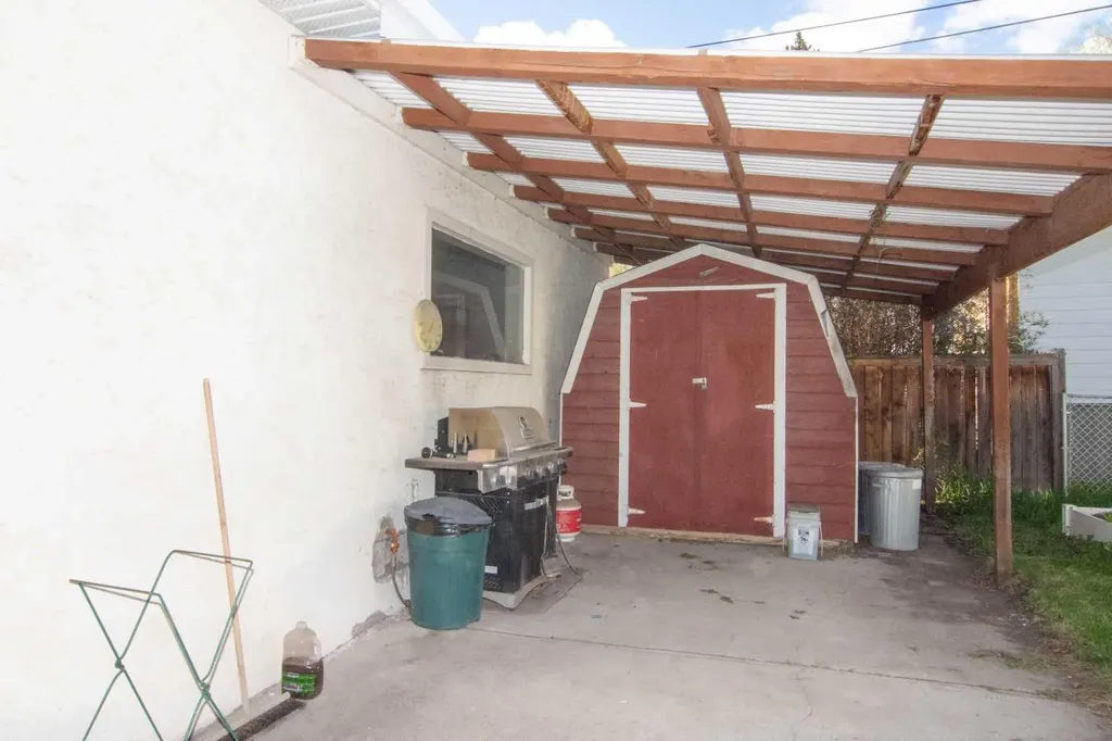 3403 19 Street NW Calgary AB T2L 2A9