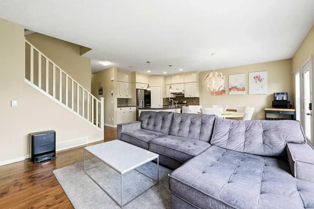 7942 Cougar Ridge Avenue SW Calgary AB T3H 5L3