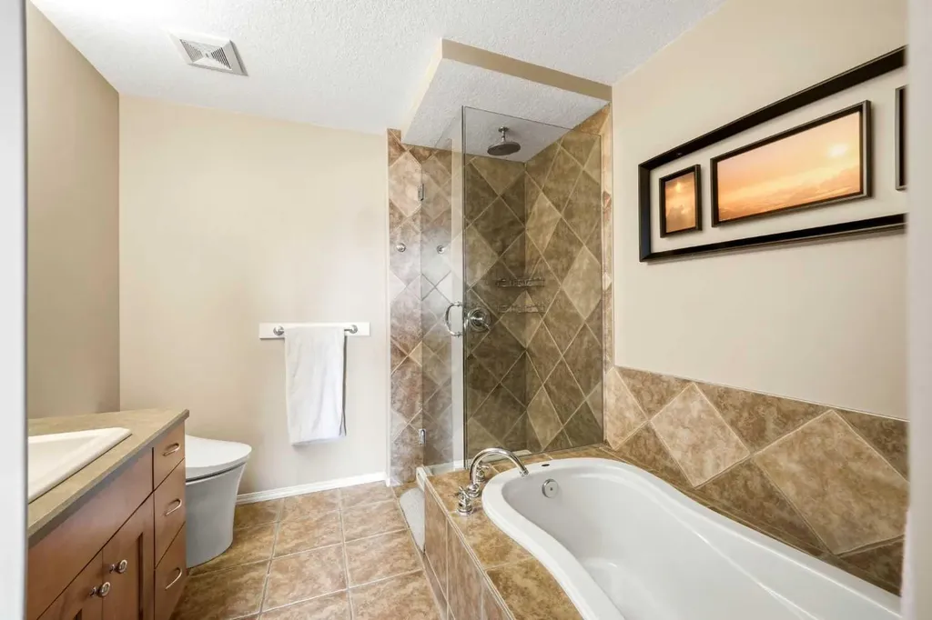 7942 Cougar Ridge Avenue SW Calgary AB T3H 5L3