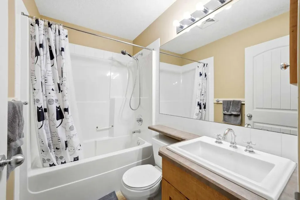 7942 Cougar Ridge Avenue SW Calgary AB T3H 5L3
