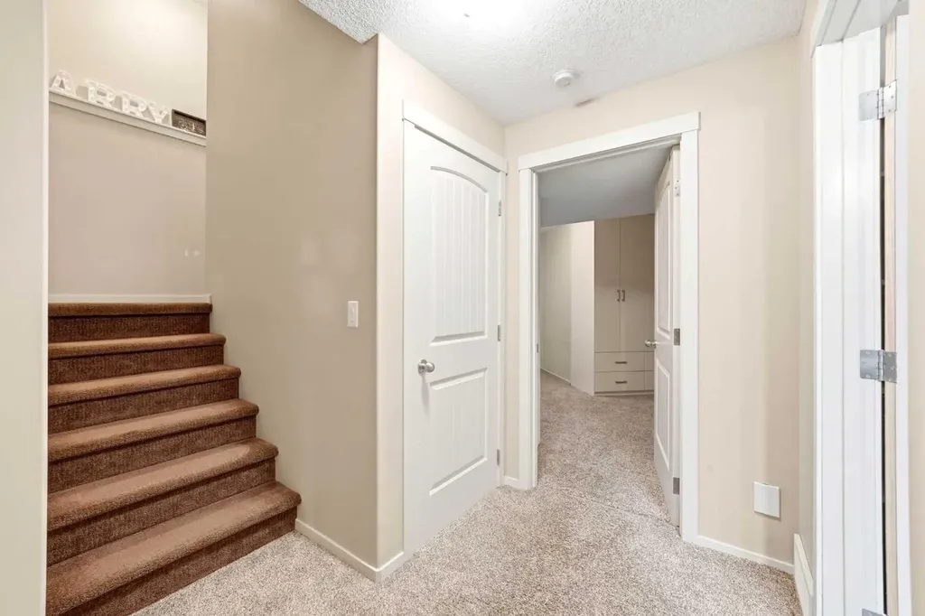 7942 Cougar Ridge Avenue SW Calgary AB T3H 5L3