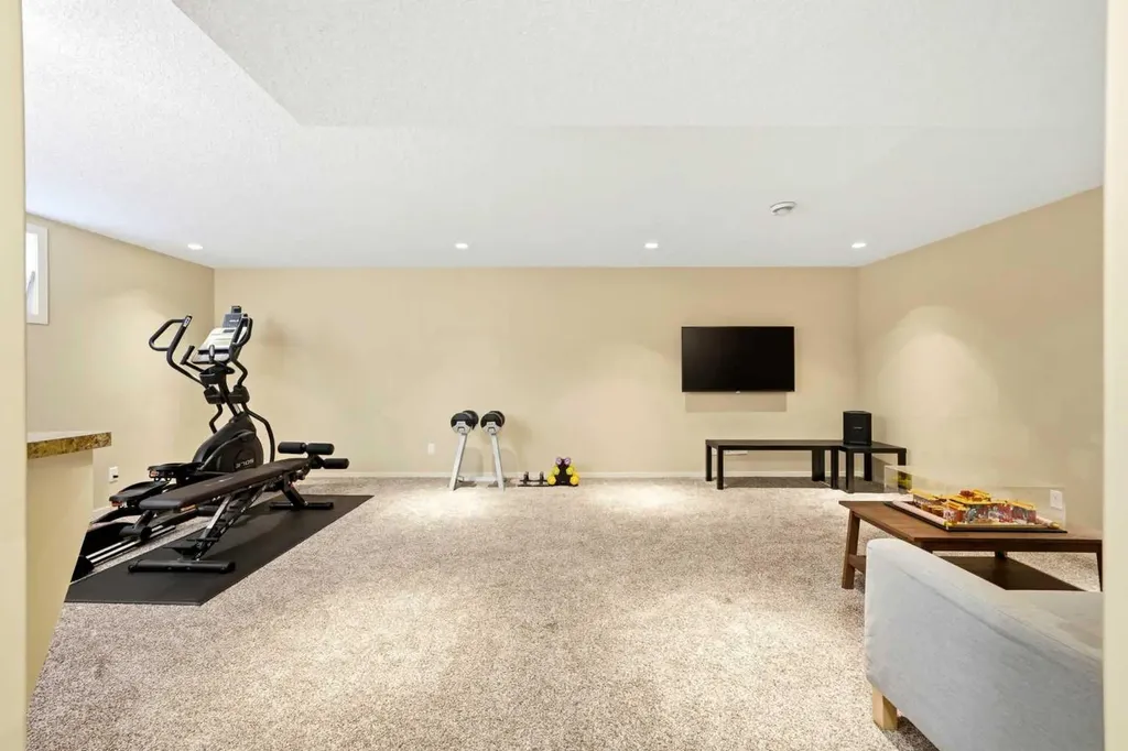 7942 Cougar Ridge Avenue SW Calgary AB T3H 5L3