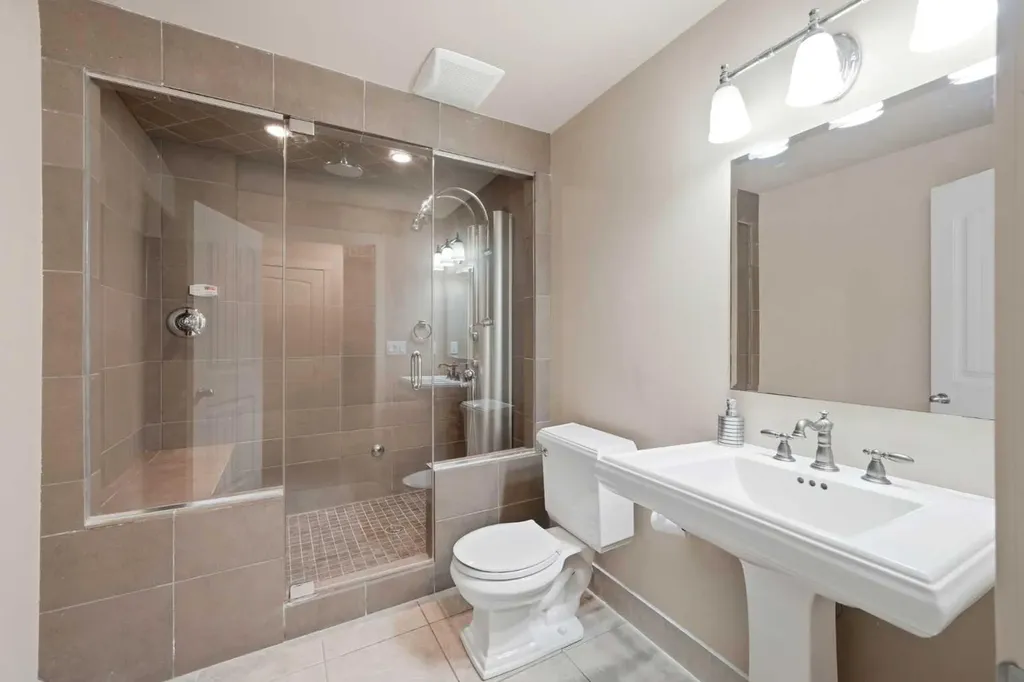 7942 Cougar Ridge Avenue SW Calgary AB T3H 5L3