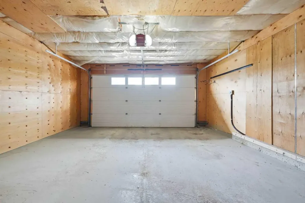 7942 Cougar Ridge Avenue SW Calgary AB T3H 5L3
