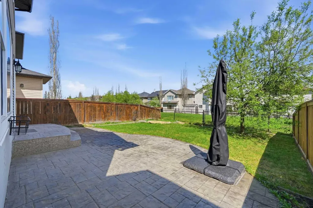 7942 Cougar Ridge Avenue SW Calgary AB T3H 5L3