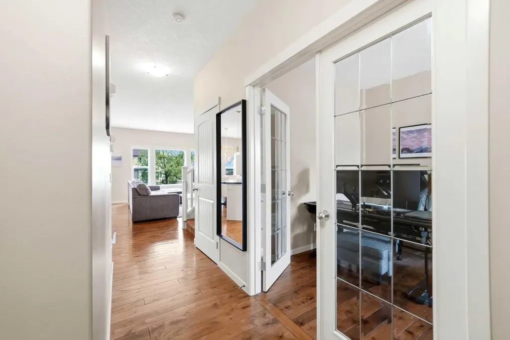 7942 Cougar Ridge Avenue SW Calgary AB T3H 5L3