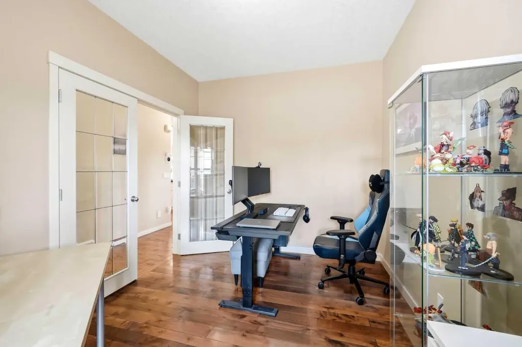 7942 Cougar Ridge Avenue SW Calgary AB T3H 5L3