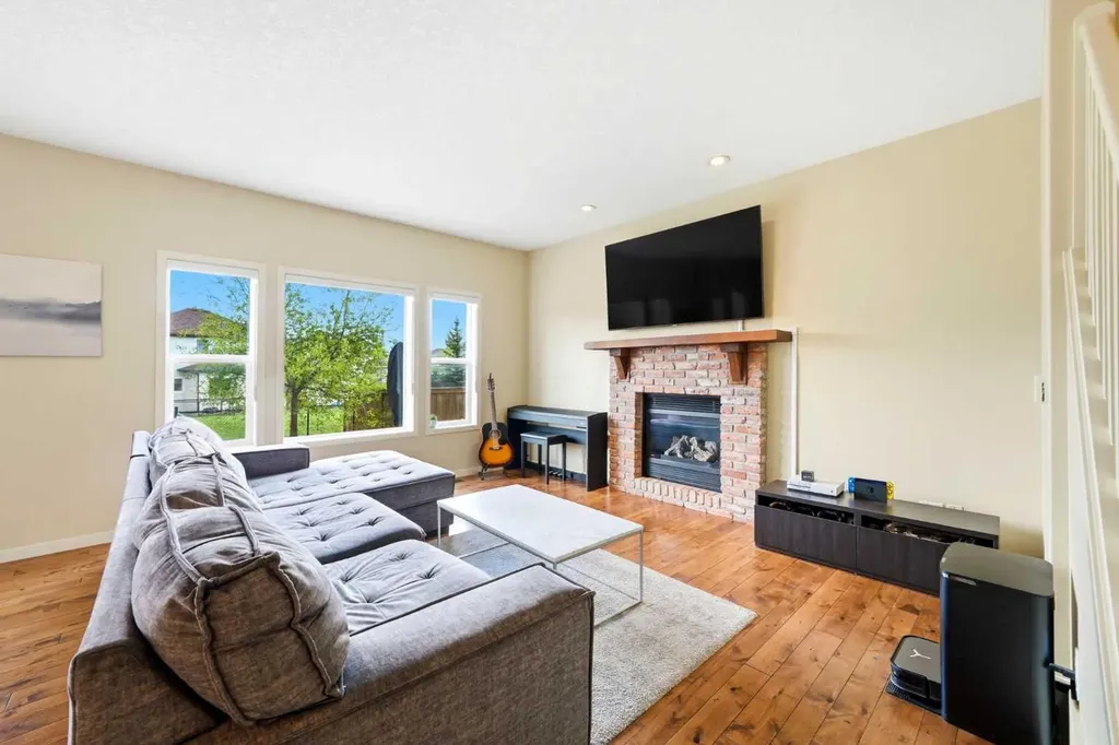 7942 Cougar Ridge Avenue SW Calgary AB T3H 5L3