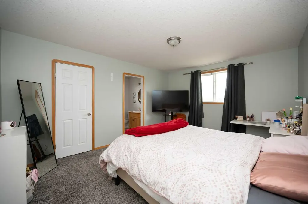 2819 46 Avenue Athabasca AB T9S 1N7
